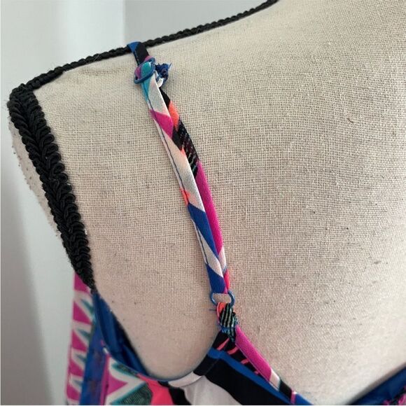 Express Sleeveless Pleated Mini Dress sz Medium Geometric Pink Blue Flowy Swing - Picture 8 of 12